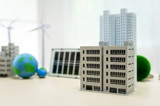 Eficiência Energética em prédios públicos: como reduzir custos e garantir compliance