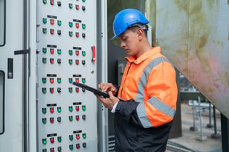 Energia reativa excedente: como eliminar essa cobrança