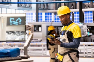 Monitoramento de eficiência energética: como a Telemetria converte dados em ROI operacional