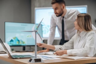 Por que o modelo de Eficiência Energética da Comerc é mais vantajoso para sua empresa?